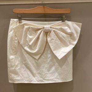 Off white bow skirt